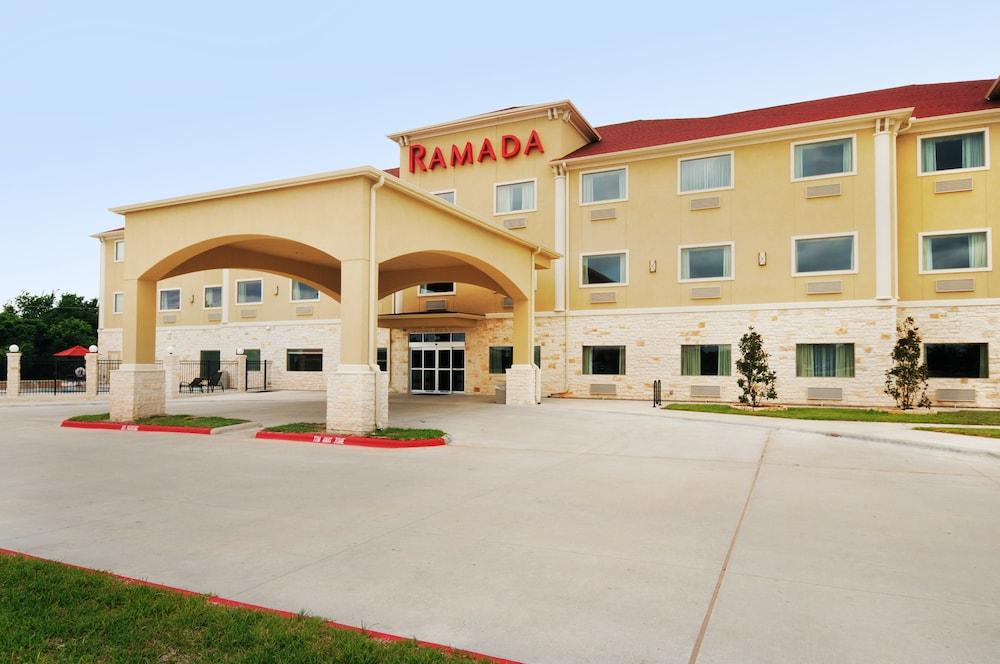 Hotel Ramada By Wyndham College Station Exteriér fotografie